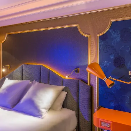 Hotel Idol