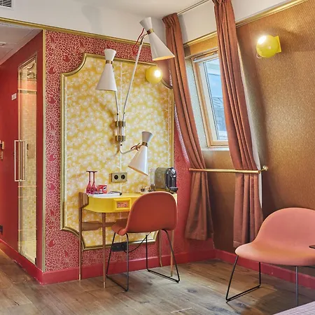 Idol Hotel