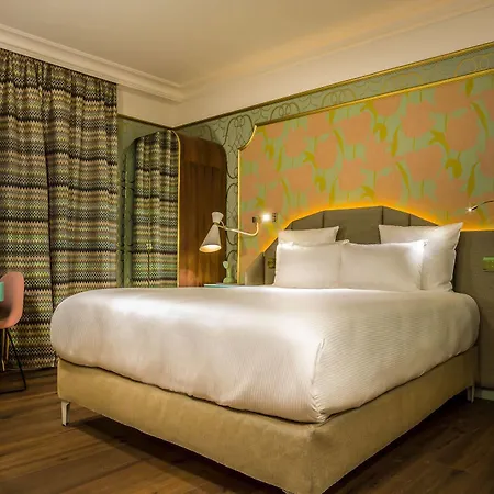 Hotel Idol