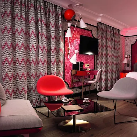 Idol Hotel