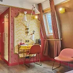 Idol Hotel
