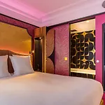 Hotel Idol