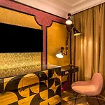 Hotel Idol