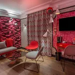 Hotel Idol