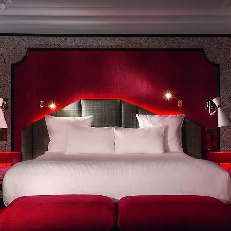 Idol Hotel