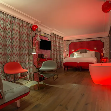Hotel Idol