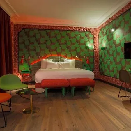 Hotel Idol 4*