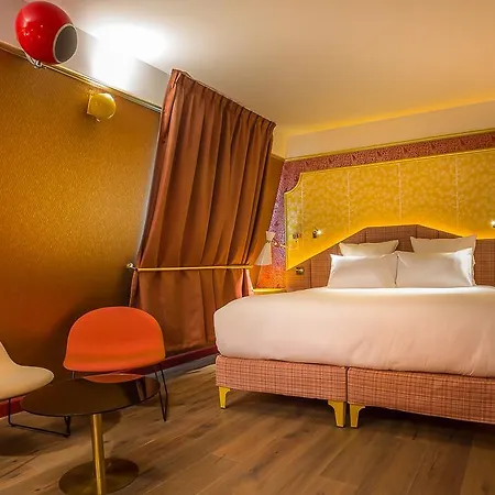 アイドル 4* パリ