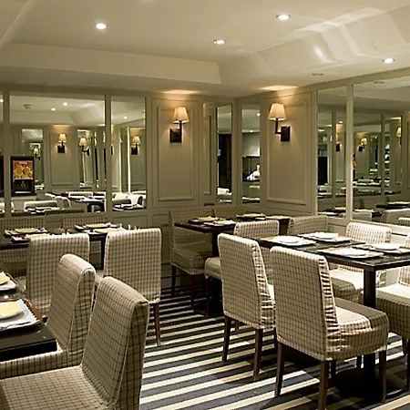 Hotel Idol 4*